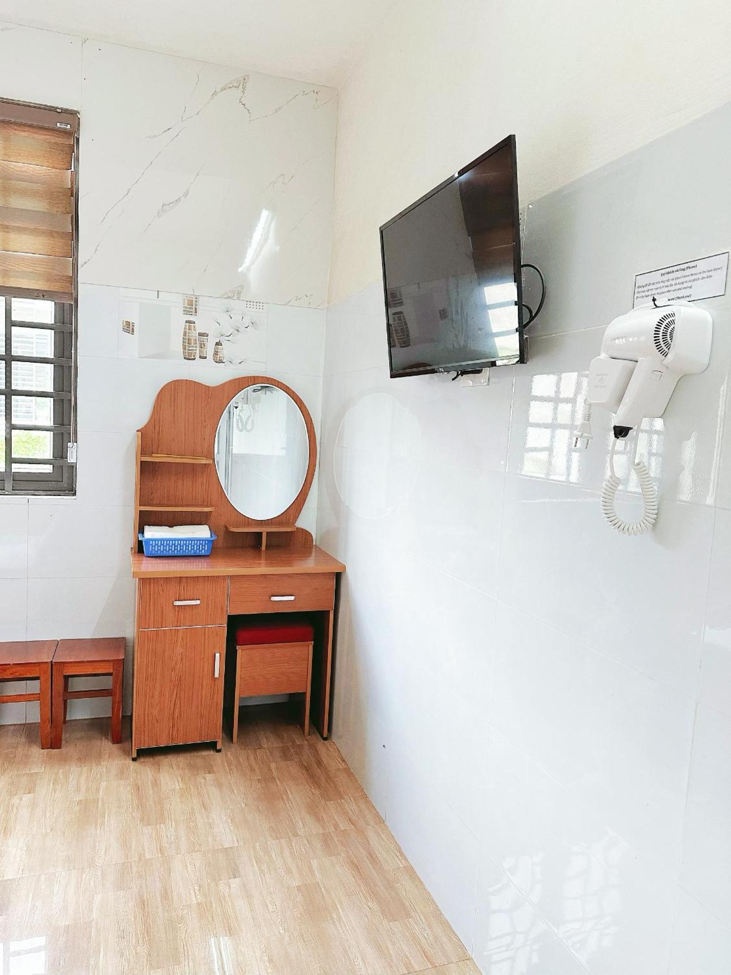 Nha Nghi Thanh Duy Quảng Ngãi Exteriör bild