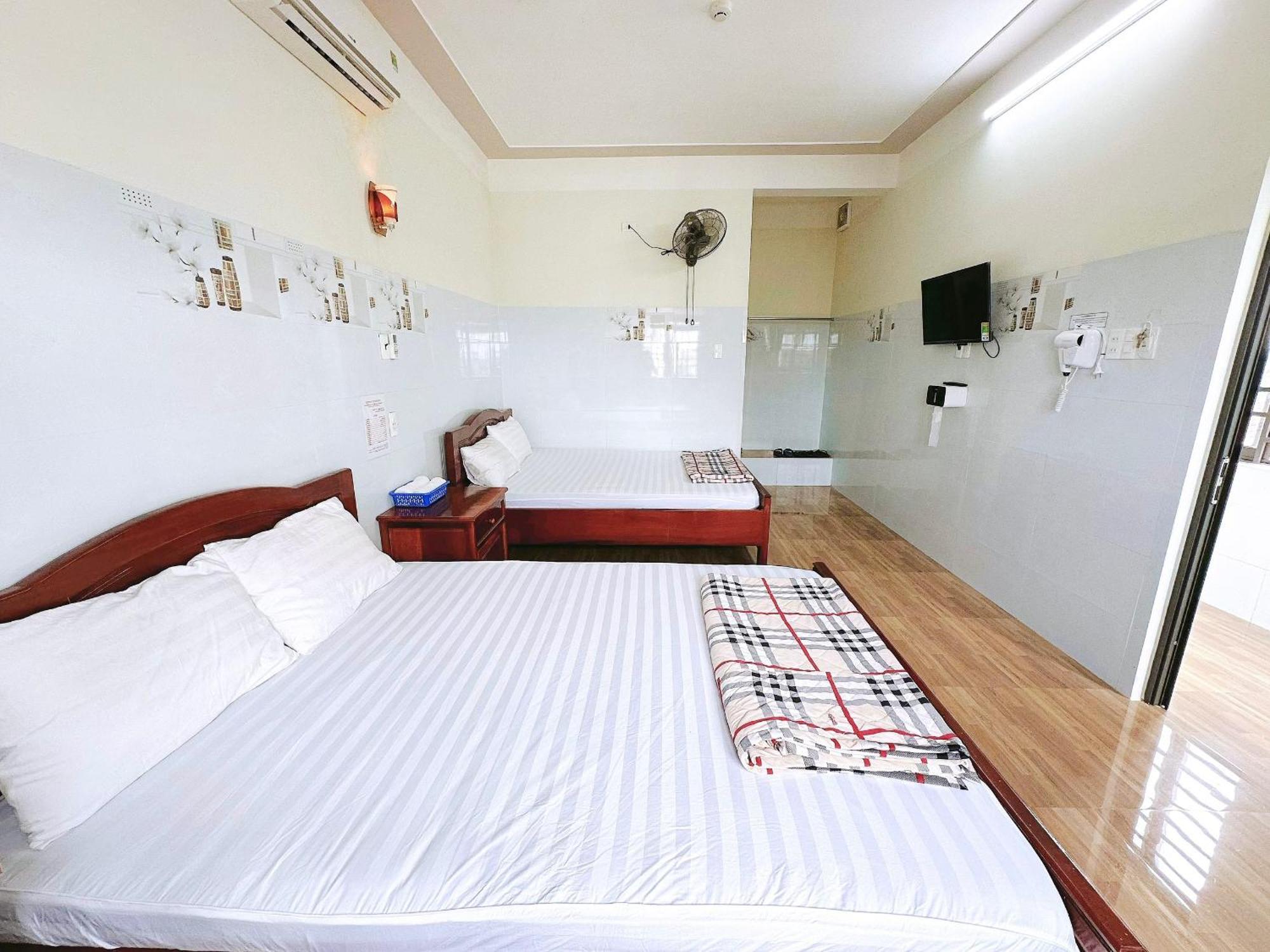 Nha Nghi Thanh Duy Quảng Ngãi Exteriör bild